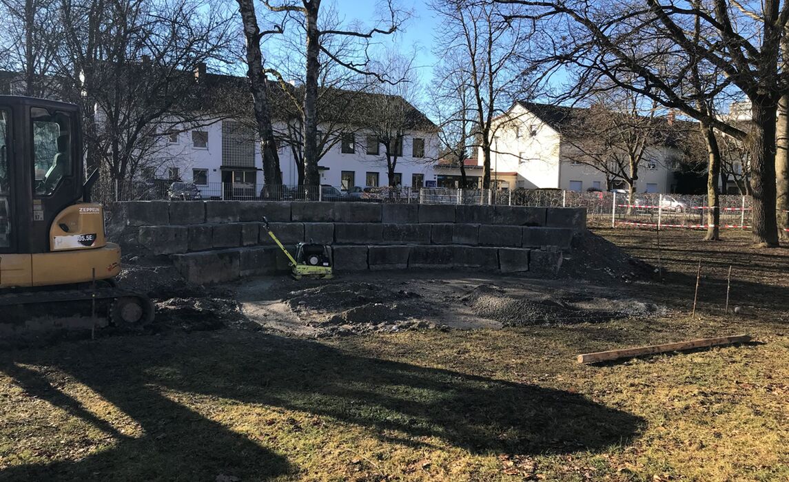 Die Steine Fuer Das Amphitheater Stehen Schon